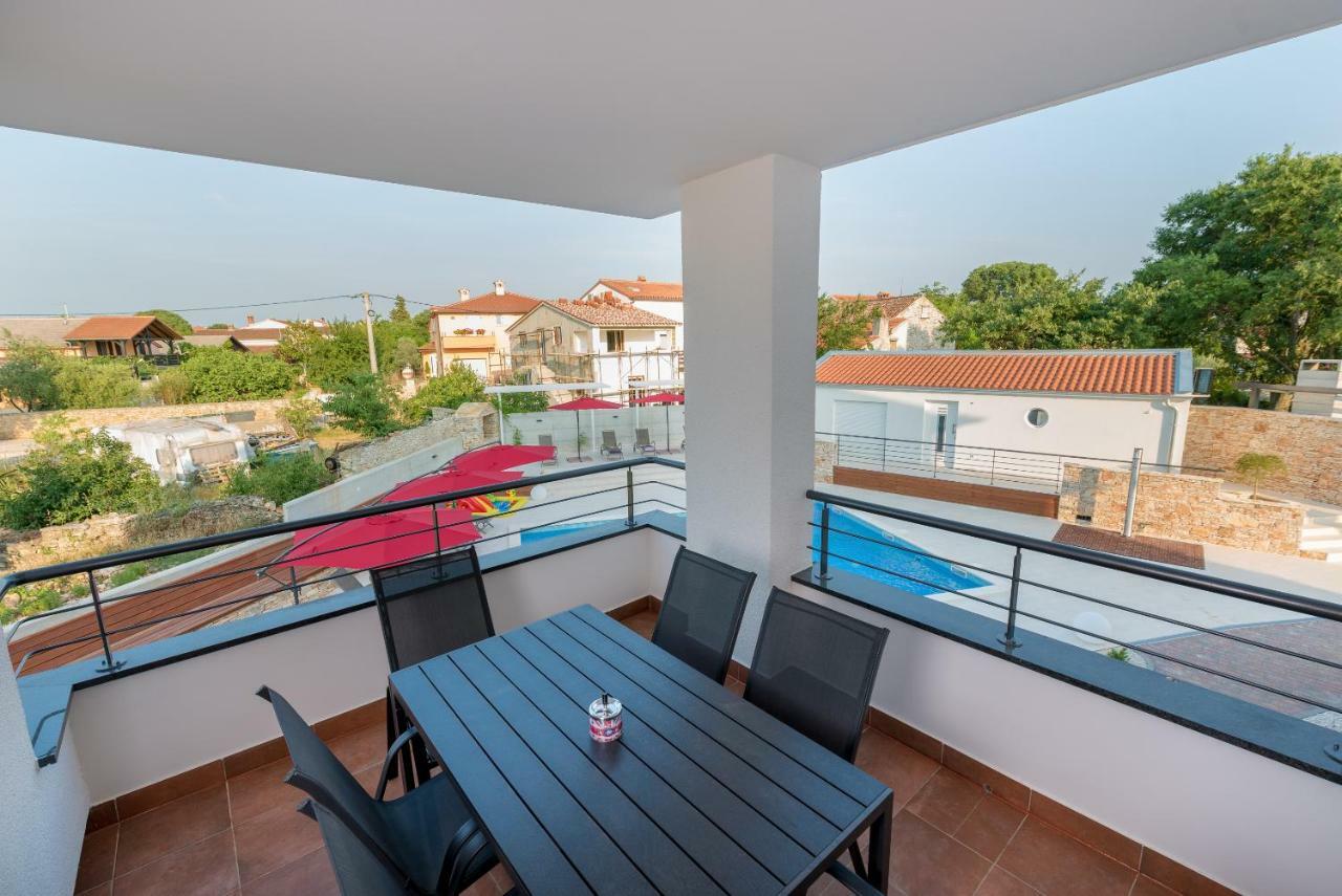 Villa Anja 1St Floor Peroj Extérieur photo